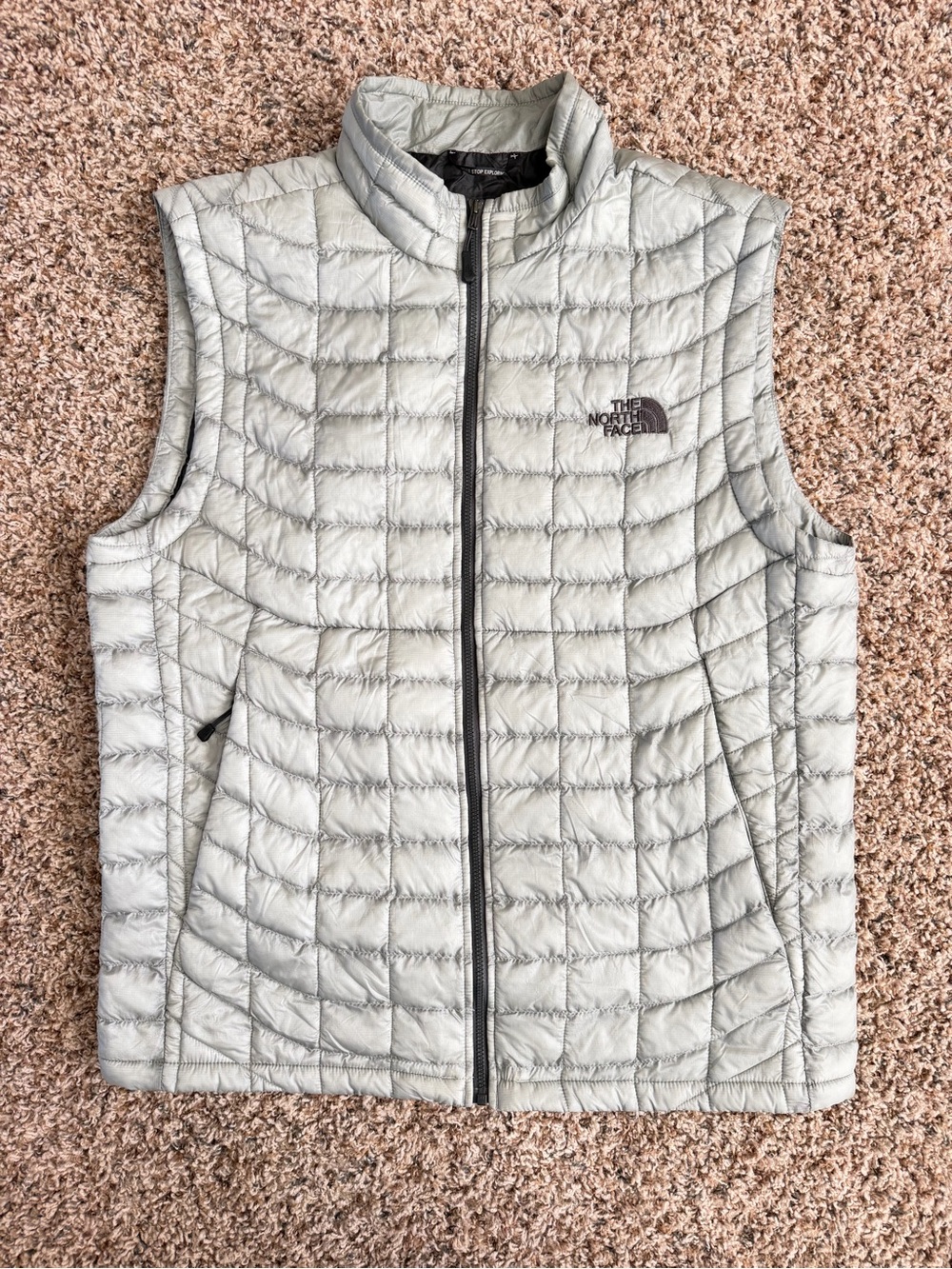The North Face Men’s Thermoball Lightweight Vest, size Medium like NEW